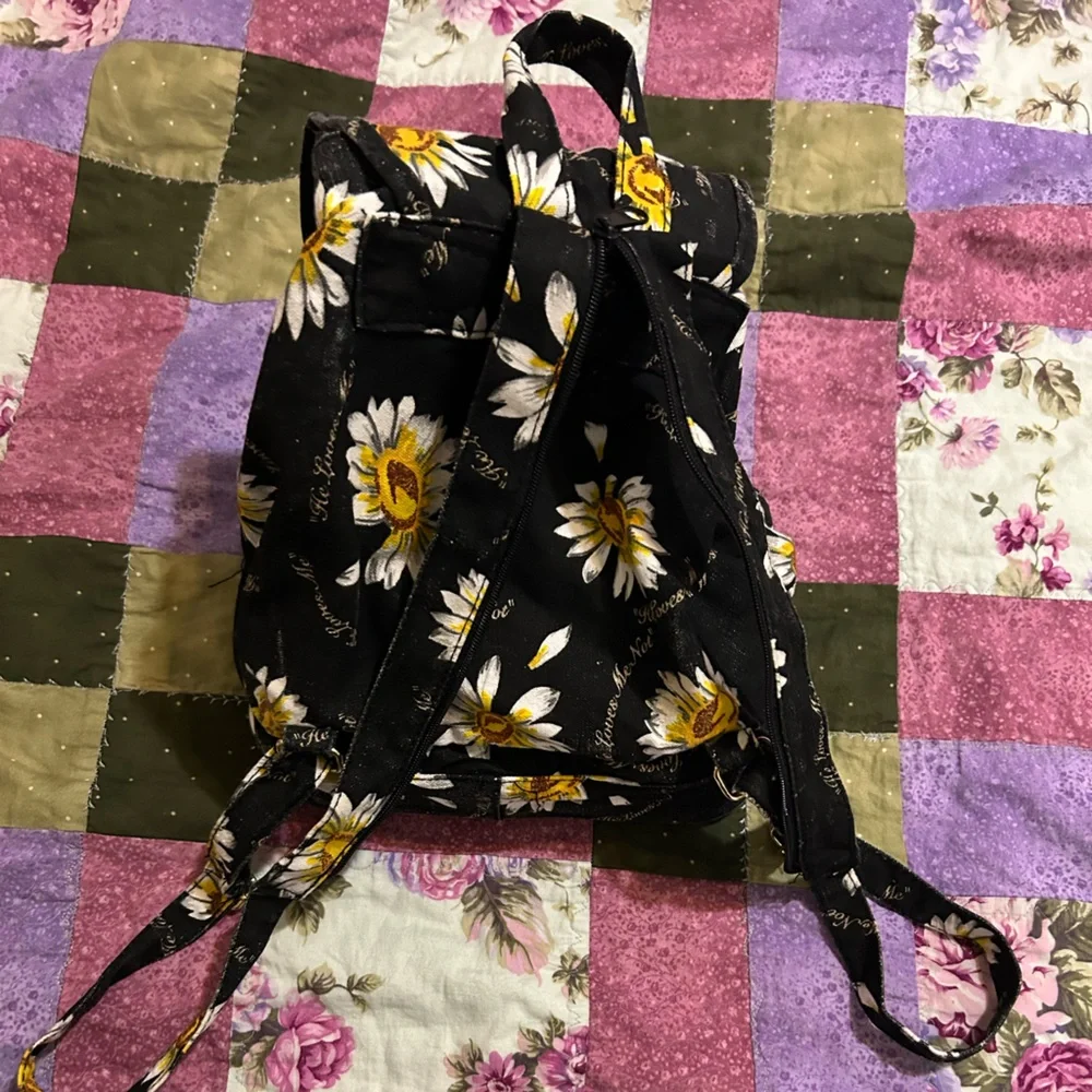 Sassaby Daisy Vintage 90’s‎ backpack makeup bag